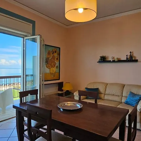 Miramare أكيدولتشي